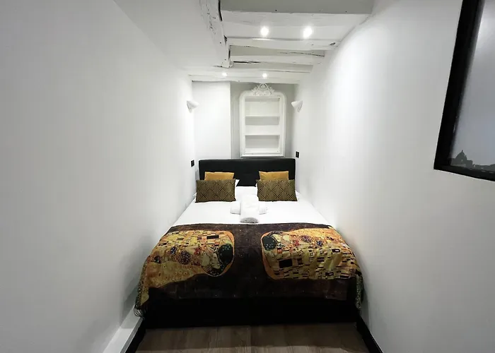 Urban Flat 175 - Loft St Denis